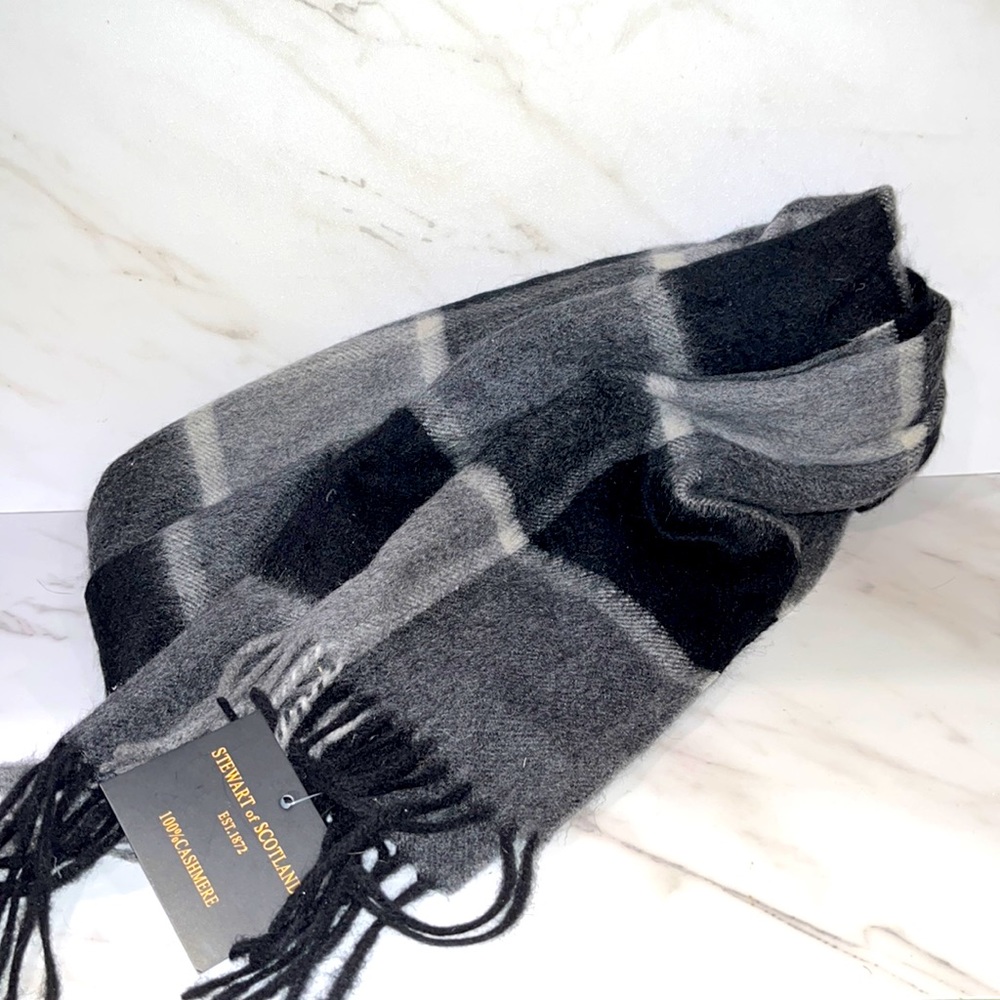NEW Stewart of Scotland grey plaid 100% cashmere scarf